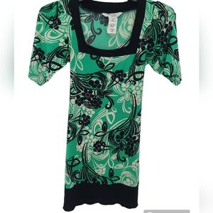 Lots of Love by Speechless Women's Long Top Size Medium..